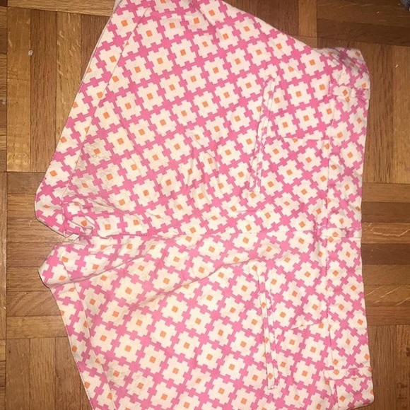 Pink patterned shorts - Picture 2 of 2